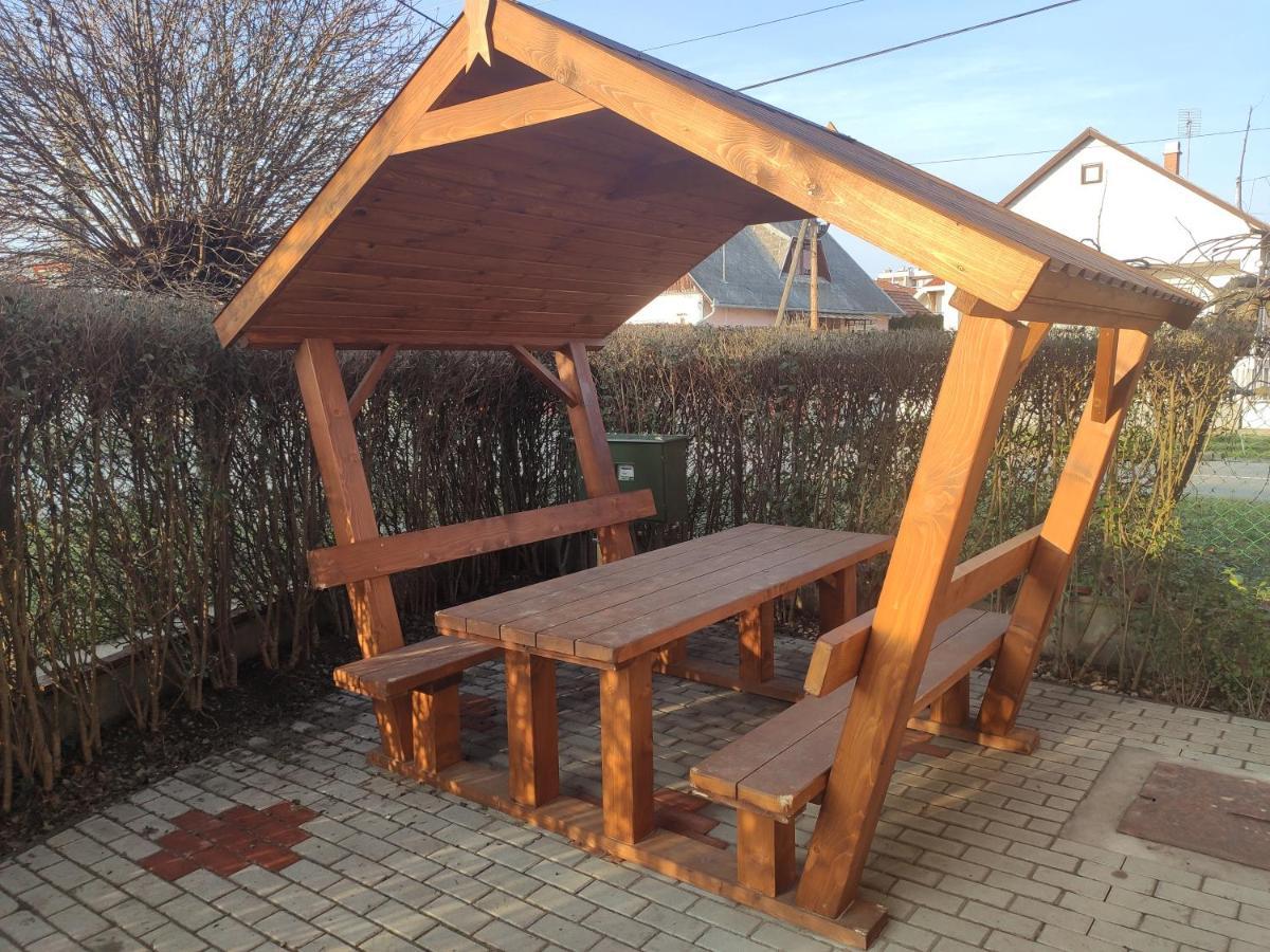 Apartamento Royal De Lux Hajdúszoboszló Exterior foto