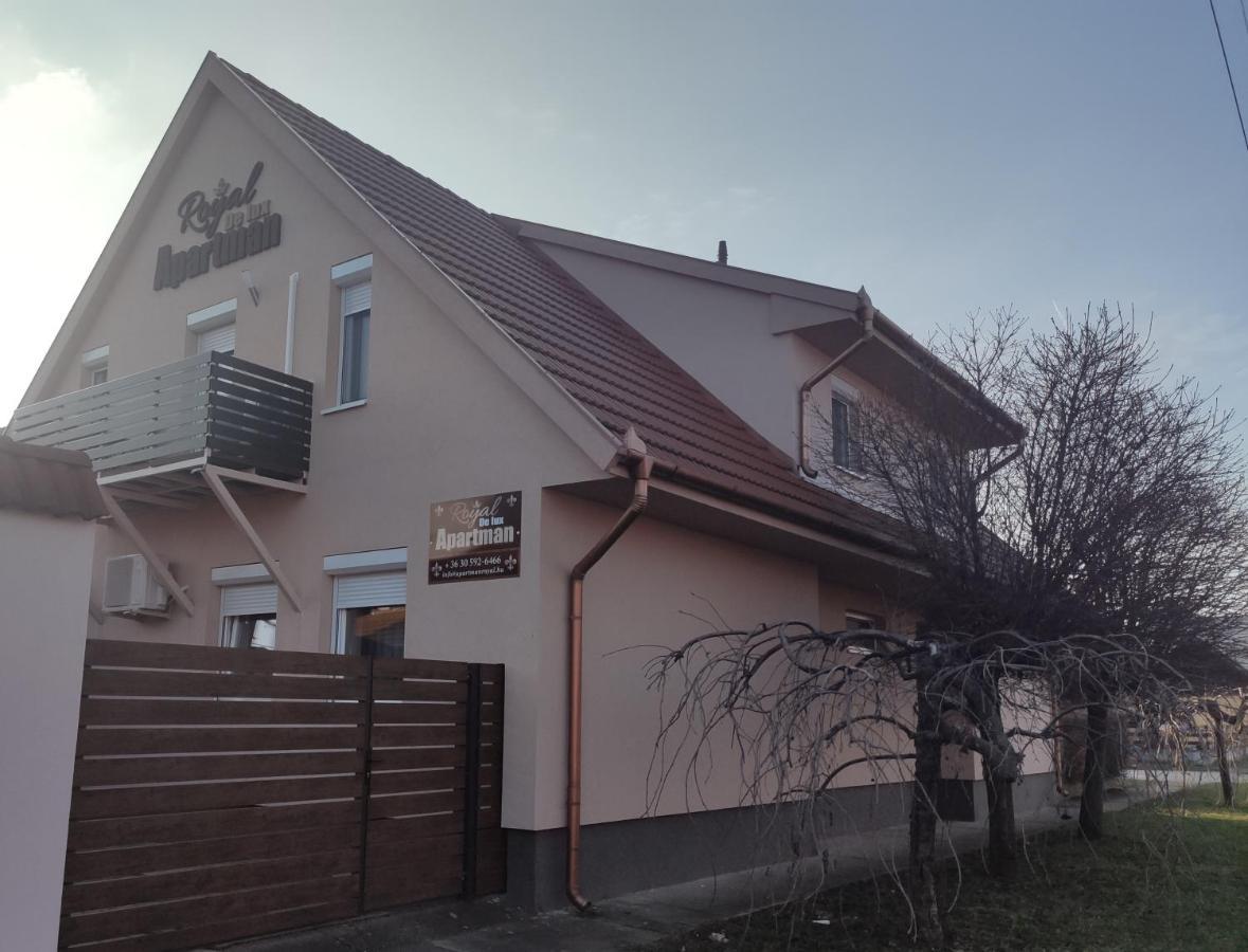Apartamento Royal De Lux Hajdúszoboszló Exterior foto